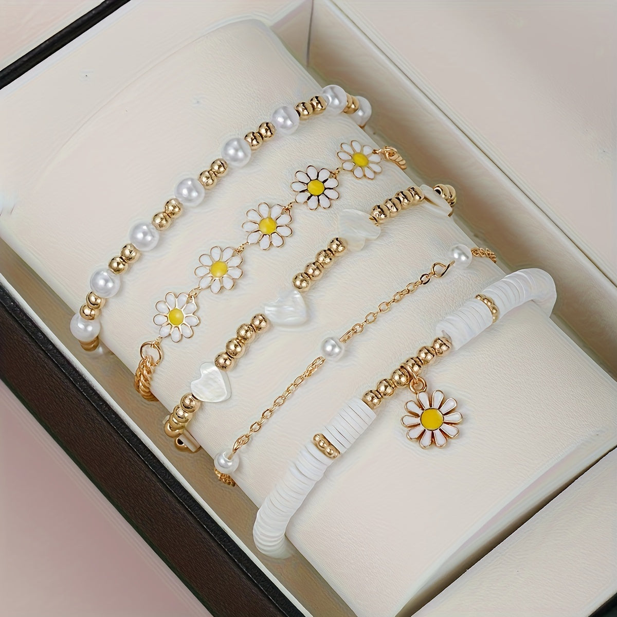 Pearl Daisy Design Bracelet