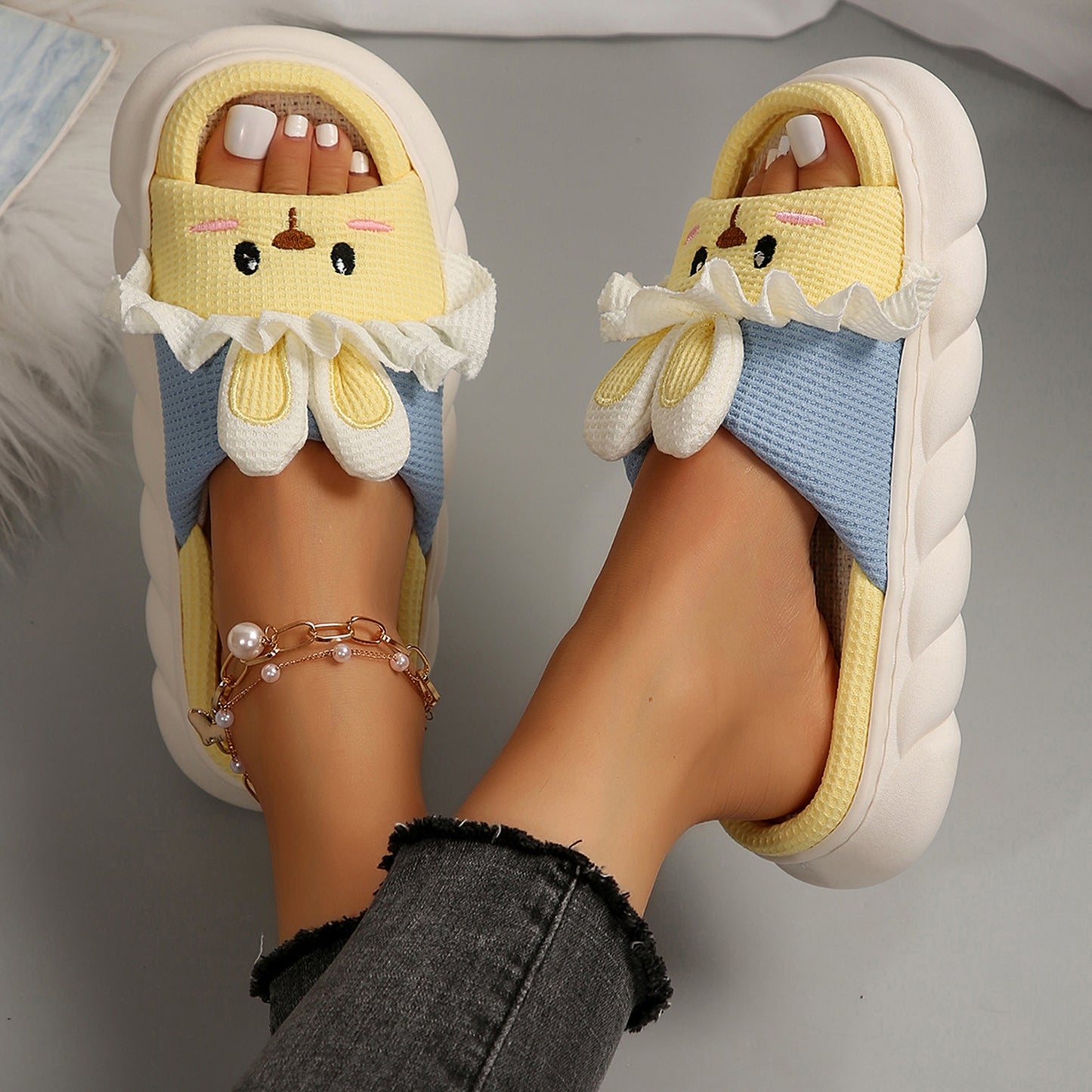 Women'sCute And Cozy Indoor Shoes Kawaii Rabbit Design Comfortable Slippers